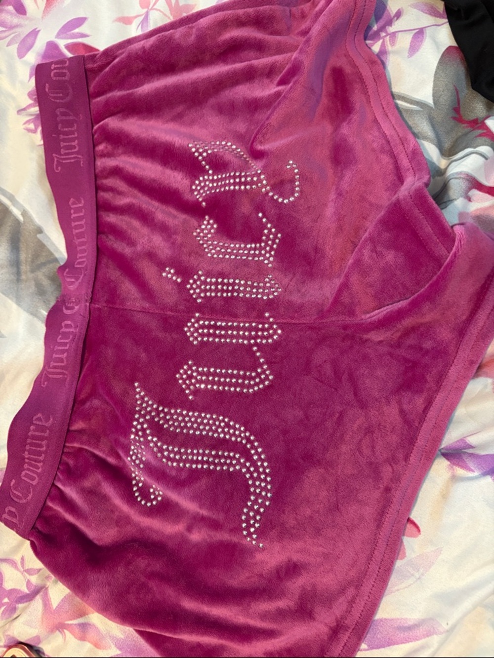 Juicy Couture Rhinestone Logo Fuchsia & black Velour Lounge Shorts 2 pairs euc